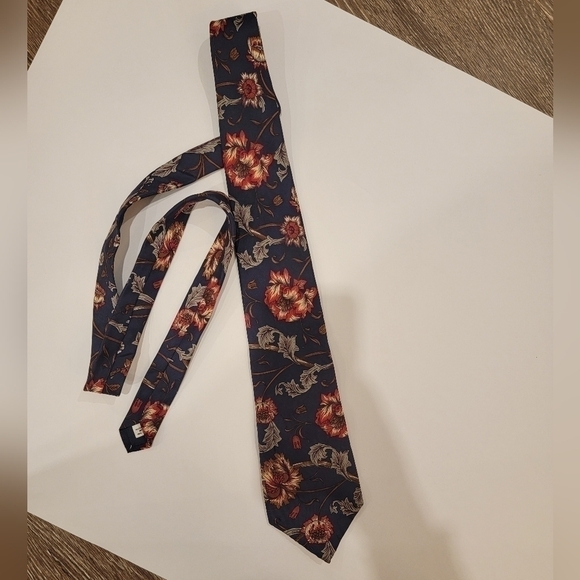 Bugatti Navy Floral Paisley Neck Tie 100%‎ Italian Silk - Picture 2 of 5